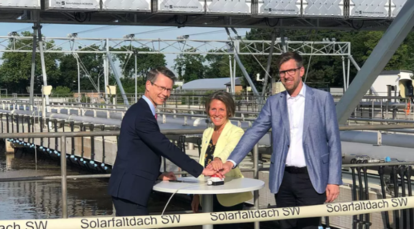 Zweites Solarfaltdach in Deutschland in Betrieb